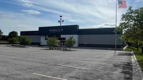 Owatonna Slumberland Furniture parking lot