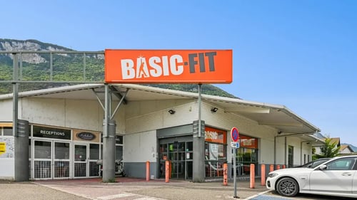 Basic-Fit Fontaine Boulevard Paul Langevin - front club outside