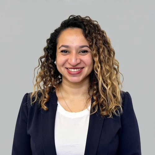 Headshot of Evie Rodriguez, a wealth advisor at Chase
