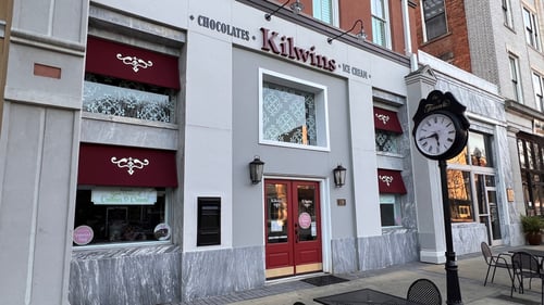 Exterior of the Kilwins Thomasville, GA 31792 chocolate, fudge, and ice cream store with local charm.