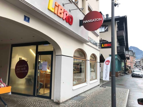 Hansaton Hörkompetenz-Zentrum Jochberger Straße 8, Kitzbühel von links kommend