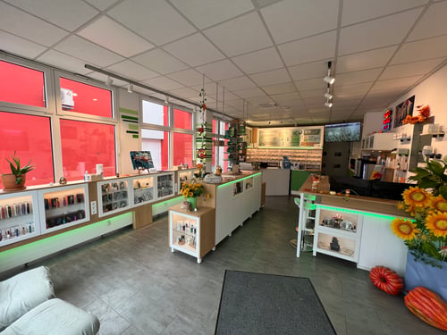 mediCig - Vape Shop Fürth
Schwabacher Straße 261, 90763 Fürth
Telefon: 091149006539
Web: www.medicig.de
Mail: verkauf.fuerth@medicig.de