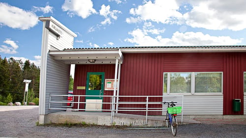 Terälahden kirjasto ulkoapäin.