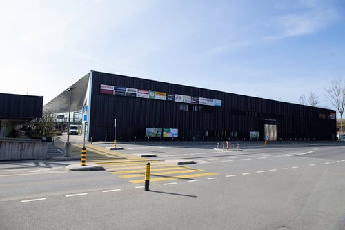 batiment-pharmacie-sun-store-romanel