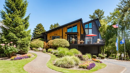 Leasing office at Shadow Hills in Portland, OR 97219
