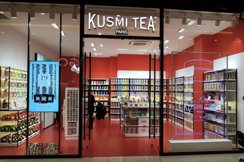 Votre boutique Kusmi Tea Merignac Soleil propose une large gamme de thés et infusions bio Made in France ainsi que des coffrets cadeaux et accessoires à thé.