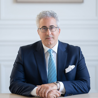 Headshot of Andreas Komitas