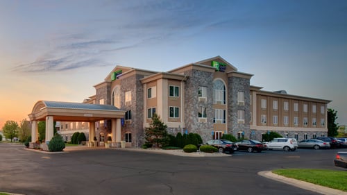 Drive up to complimentary parking, wifi and breakfast w/your stay