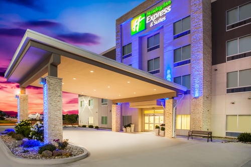 Welcome to the Holiday Inn Express in Litchfield!