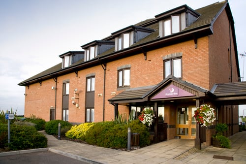 Premier Inn London Rainham hotel exterior