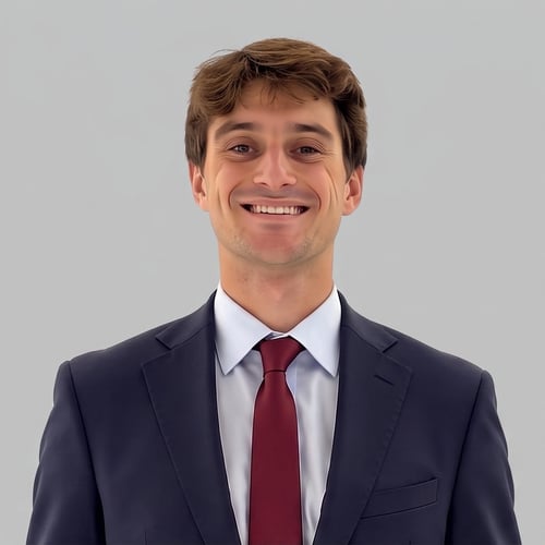 Headshot of Ely Gluzman, a wealth advisor at Chase