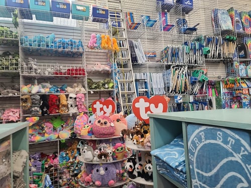 Surf Style provides top tier beachwear apparel and surf apparel to most of the Florida, Alabama and Mississippi areas. Visit a Surf Style location near you for men's and women's swimwear, men's and women's clothing, sweatshirts, sunglasses & more.