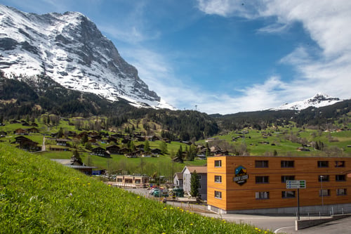 Eiger Lodge, Aussenansicht Sommer