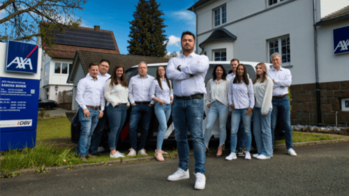 Teamfoto -  AXA Versicherung Sascha Borde in Haiger