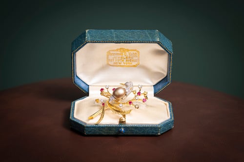 The Team
Our team is made up of experienced jewelry professionals who have collaborated for years, each with their own area of expertise. Warren Lagerloef, our expert estate jewelry buyer and seller, has a keen eye for important and valuable pieces that add cache to any collection or make a personal style statement.