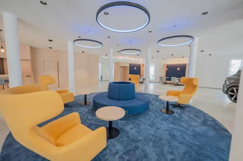 Clean & Charge Lounge