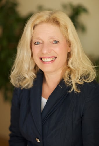 Dr. Mag. Eva-Maria Schrank