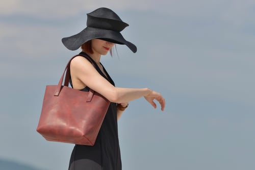 Ledertaschen, Lederrucksäcke, Ledergürtel und Lederaccessoires - format brigitte hürzeler Basel