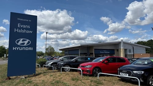 Evans Halshaw Hyundai Milton Keynes Dealership Exterior