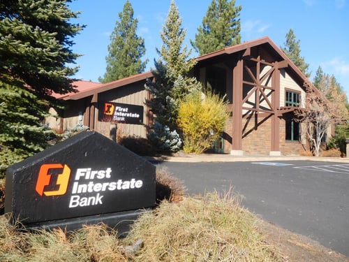 Exterior image of First Interstate Bank in Sunriver, Oregon.