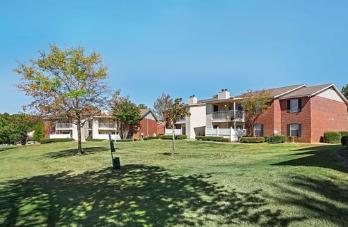 Exterior View at Arbors at Natchez Trace in Ridgeland, MS