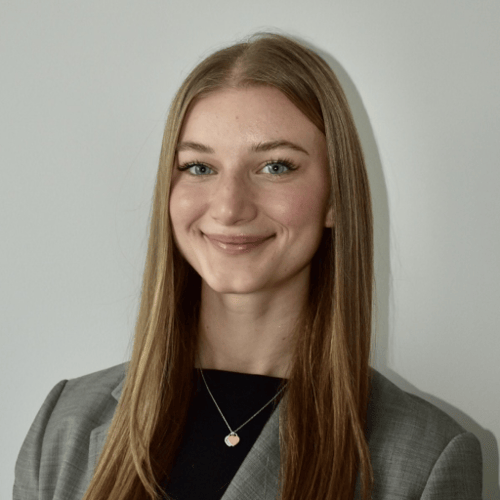 Sophie Hill headshot