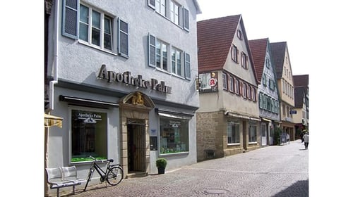 Aussenansicht der Apotheke Palm