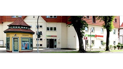 Aussenansicht der Kurort Apotheke an der Salza