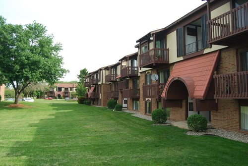 Apartments Building at Granada Apartments in Jackson, MI 49202