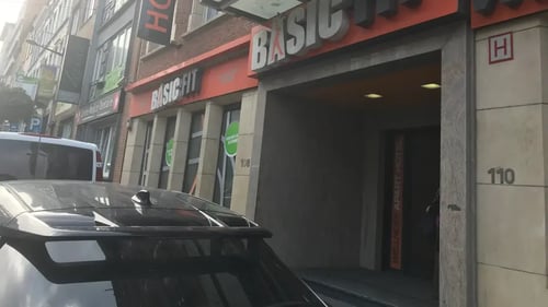Basic-Fit Brussels Schaerbeek Liedts Ladies - front club outside