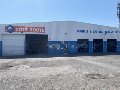Côté Route Servian by First Stop