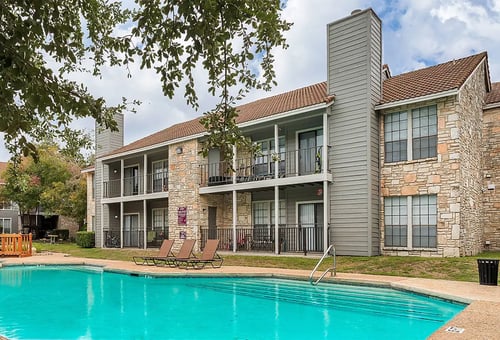 Exterior view at The Broadwater at Salado Creek in San Antonio, TX 78216