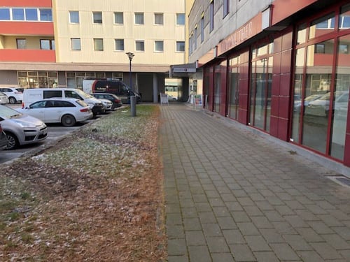 Hansaton Hörkompetenz-Zentrum Hauptplatz 1, Liezen von rechts kommend