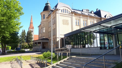 Tampereen klassillinen lukio.