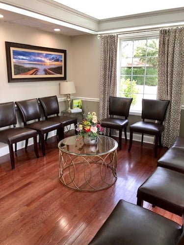 Raska Oral Surgery patient waiting area