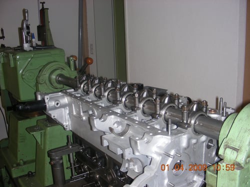 Rolls Royce Grundbohrung erneuern
