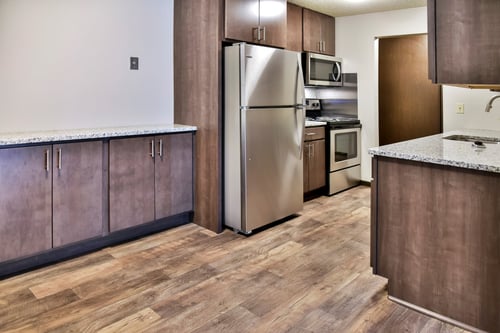 Fully Equipped Kitchen at Eagan Place Apartments, Eagan, MN