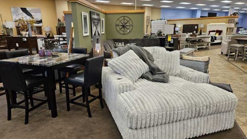 Fort Dodge Slumberland Furniture loveseat