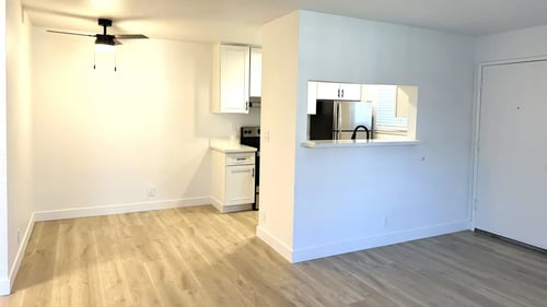 Living Room at Summerhill Place Apartments, Union City, CA