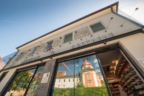 Apotheke u Drogerie Zum schwarzen Adler 8225 Pöllau