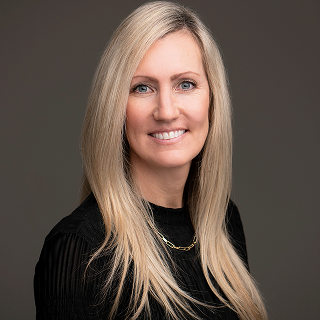 Headshot of Shelley Craig