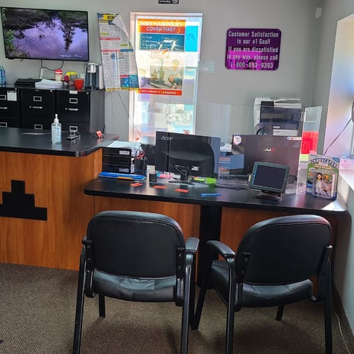 L.A. Insurance Agency MI-070 Office INTERIOR