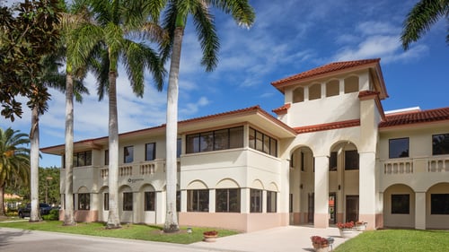 Front of the Wilmington Trust office in Stuart, FL.
