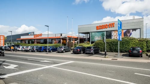 Basic-Fit Charleroi Jumet Chaussee de Bruxelles 24/7 - front club outside