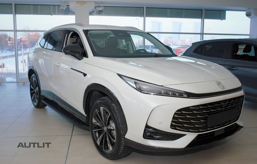 MG HS automobilis