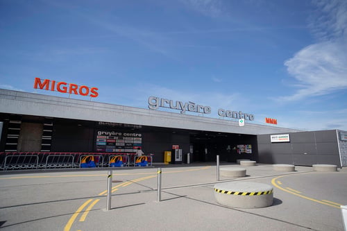 batiment-pharmacie-sun-store-bulle-migros
