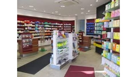 Aussenansicht der Falken Apotheke