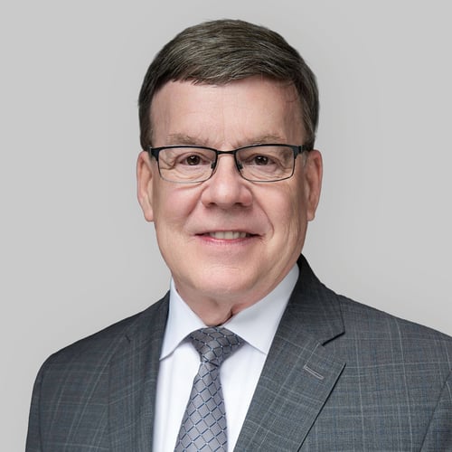 Headshot of Robert B. Curry, a wealth advisor at Chase