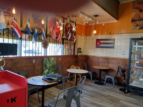 El Nuevo Mundo Market, Bakery & Cafe - Restaurante Cubano, Puertorriqueño y Caribeño