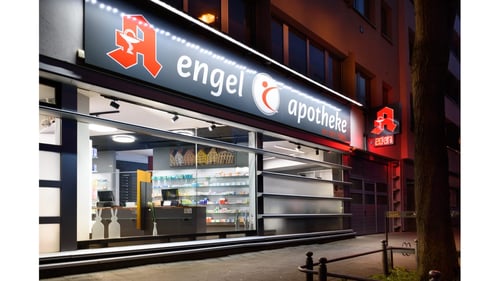 Aussenansicht der Engel Apotheke an der Hase
